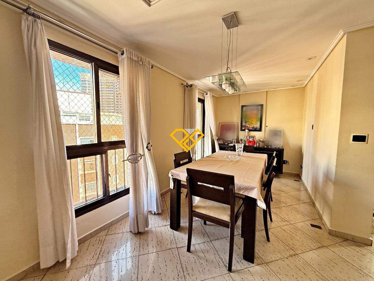 Cobertura à venda no Ponta da Praia: Sala - 1° piso