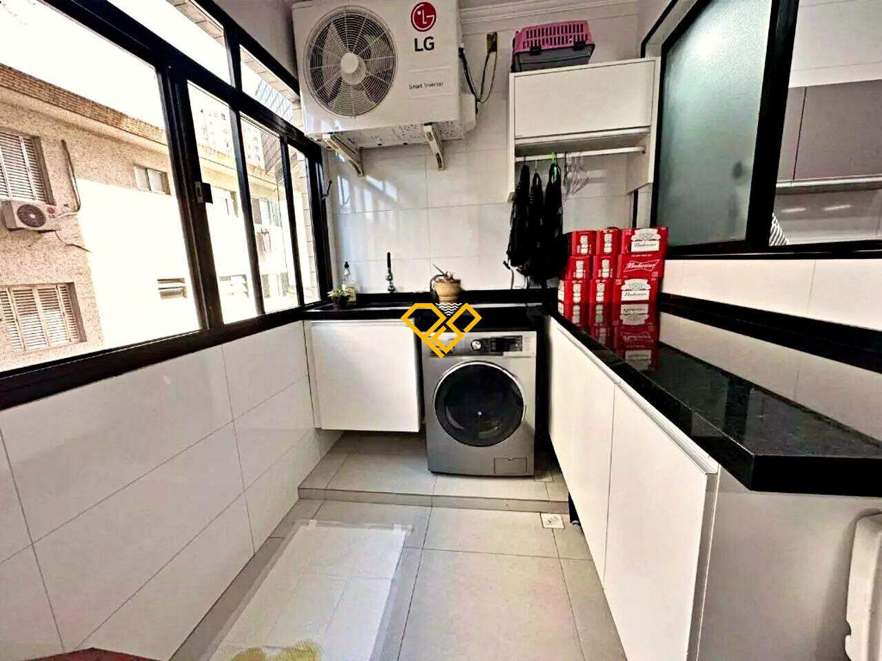 Apartamento à venda no Ponta da Praia: Área de serviço