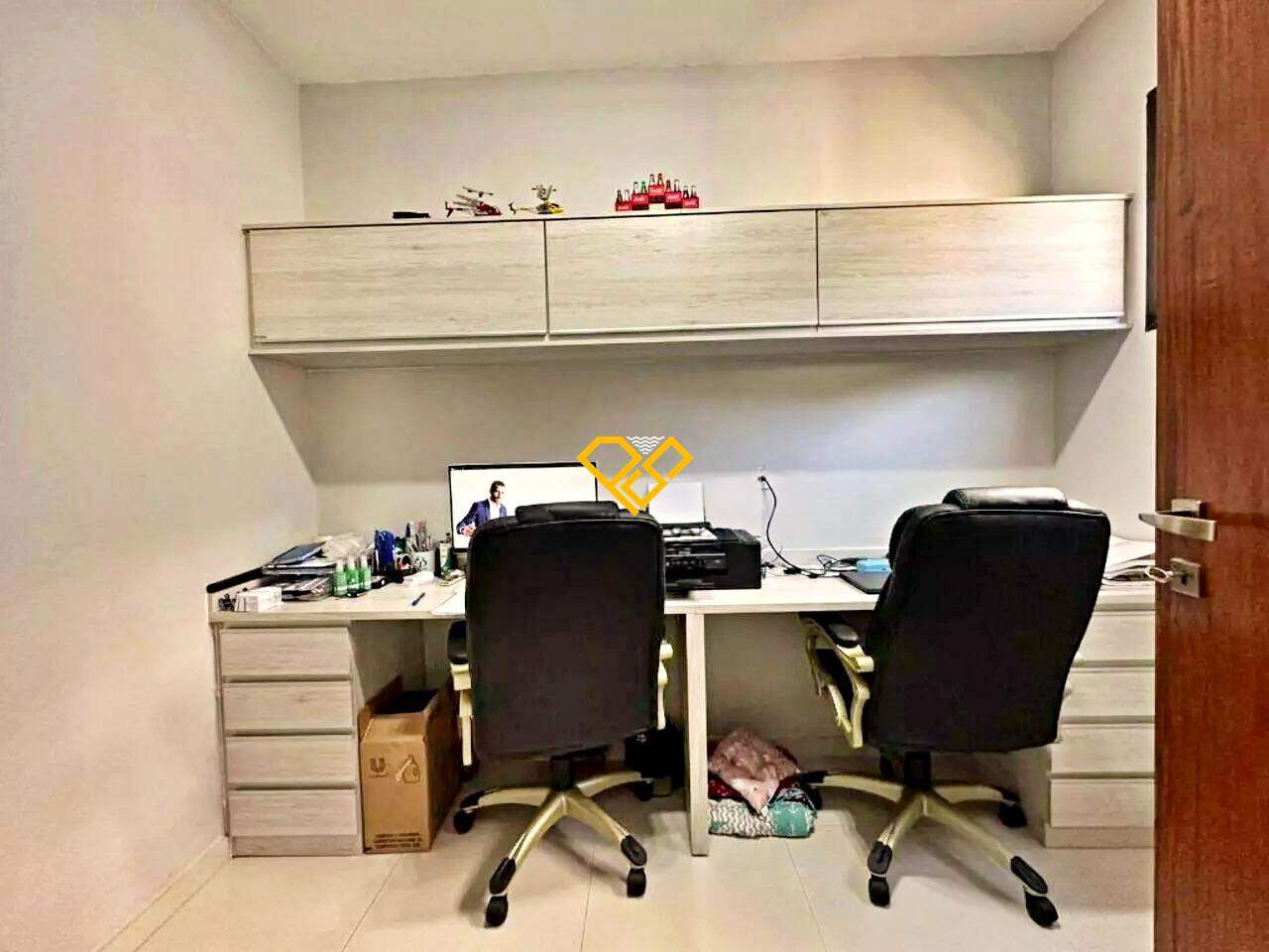 Apartamento à venda no Ponta da Praia: Dependência - escritório