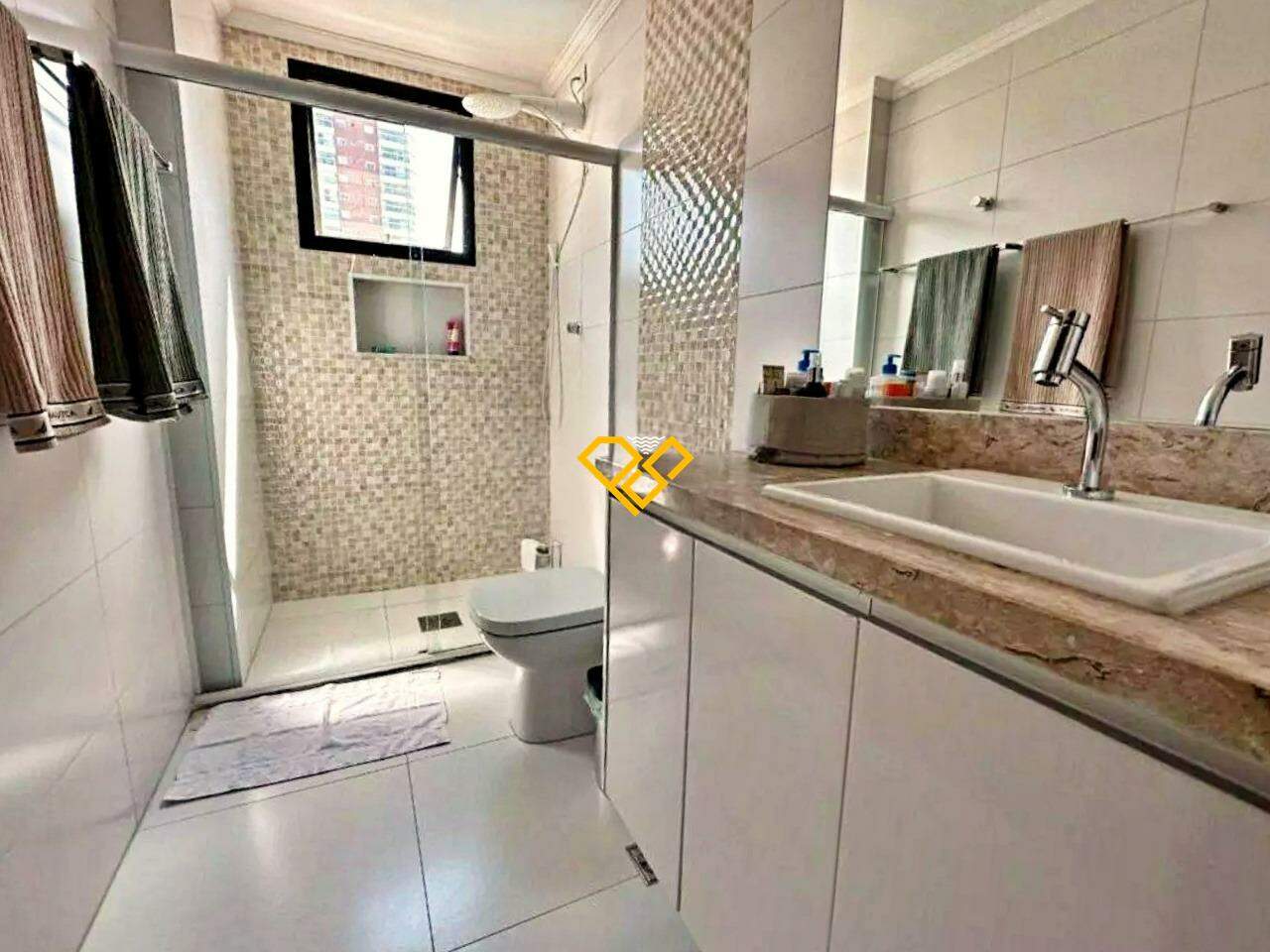 Apartamento à venda no Ponta da Praia: Wc social