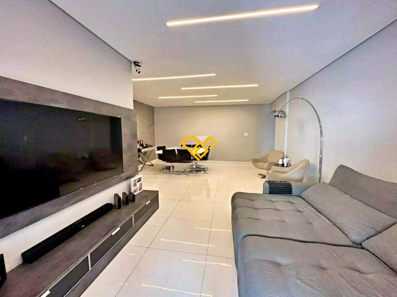 Apartamento à venda no Ponta da Praia: Sala