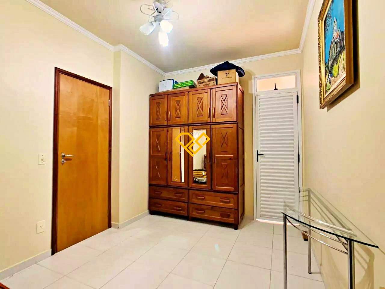 Apartamento à venda no Embaré: Dependência
