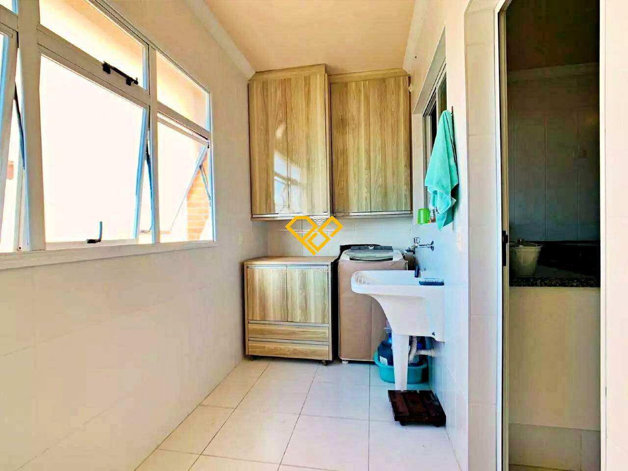 Apartamento à venda no Embaré: Área de serviço