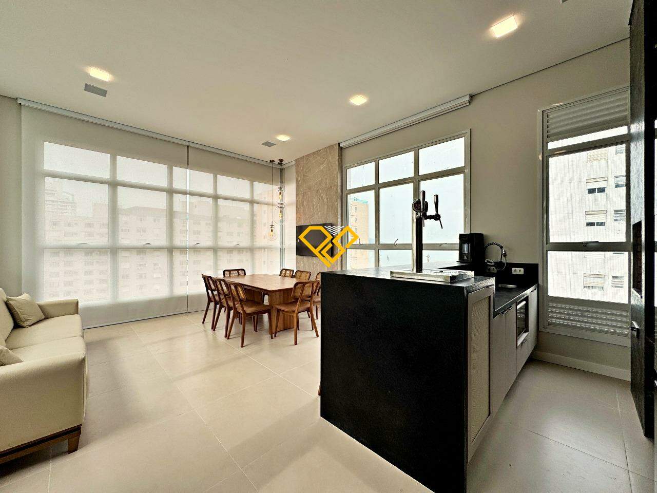 Cobertura à venda no Embaré: Sala  - 2° piso