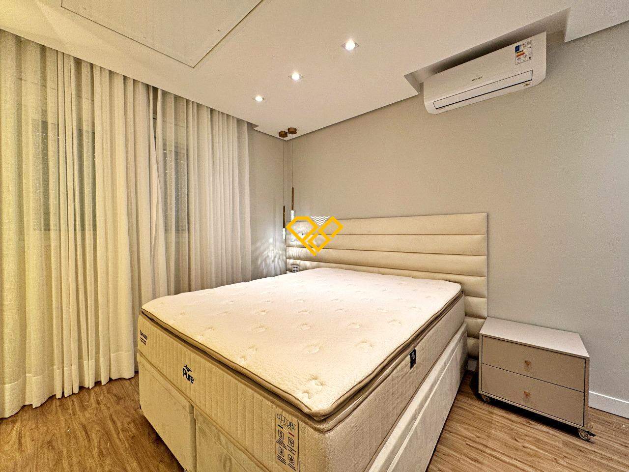 Cobertura à venda no Embaré: Suíte 1 master - 1° piso