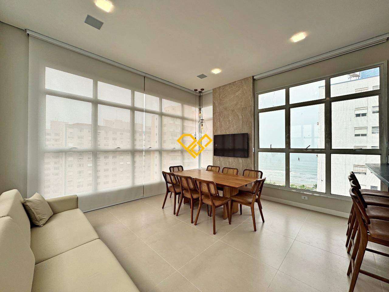 Cobertura à venda no Embaré: Sala  - 2° piso