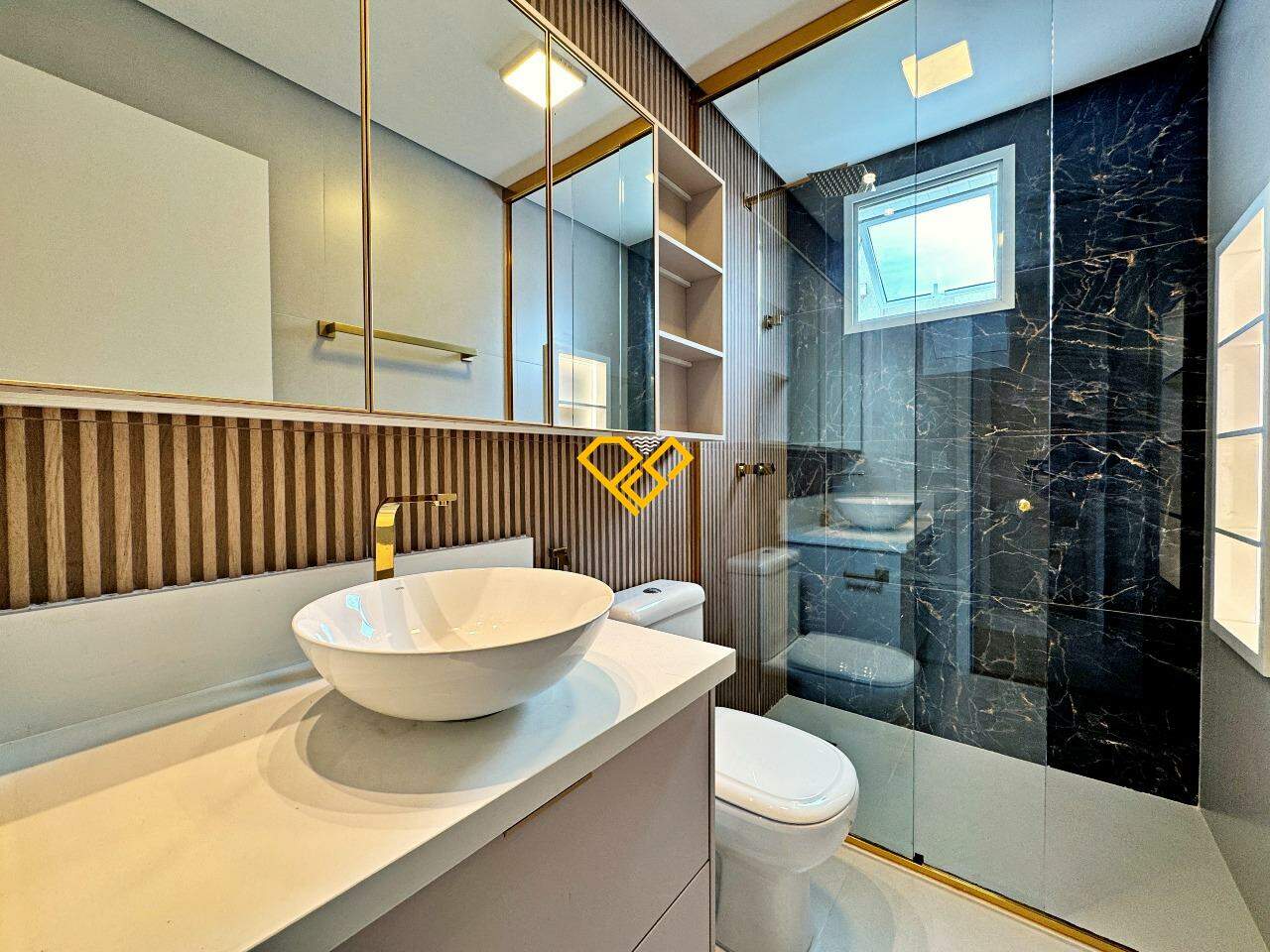 Cobertura à venda no Embaré: Wc suíte 1 master