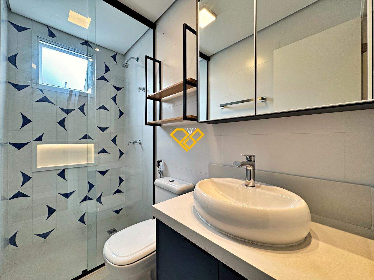 Cobertura à venda no Embaré: Wc suíte 2