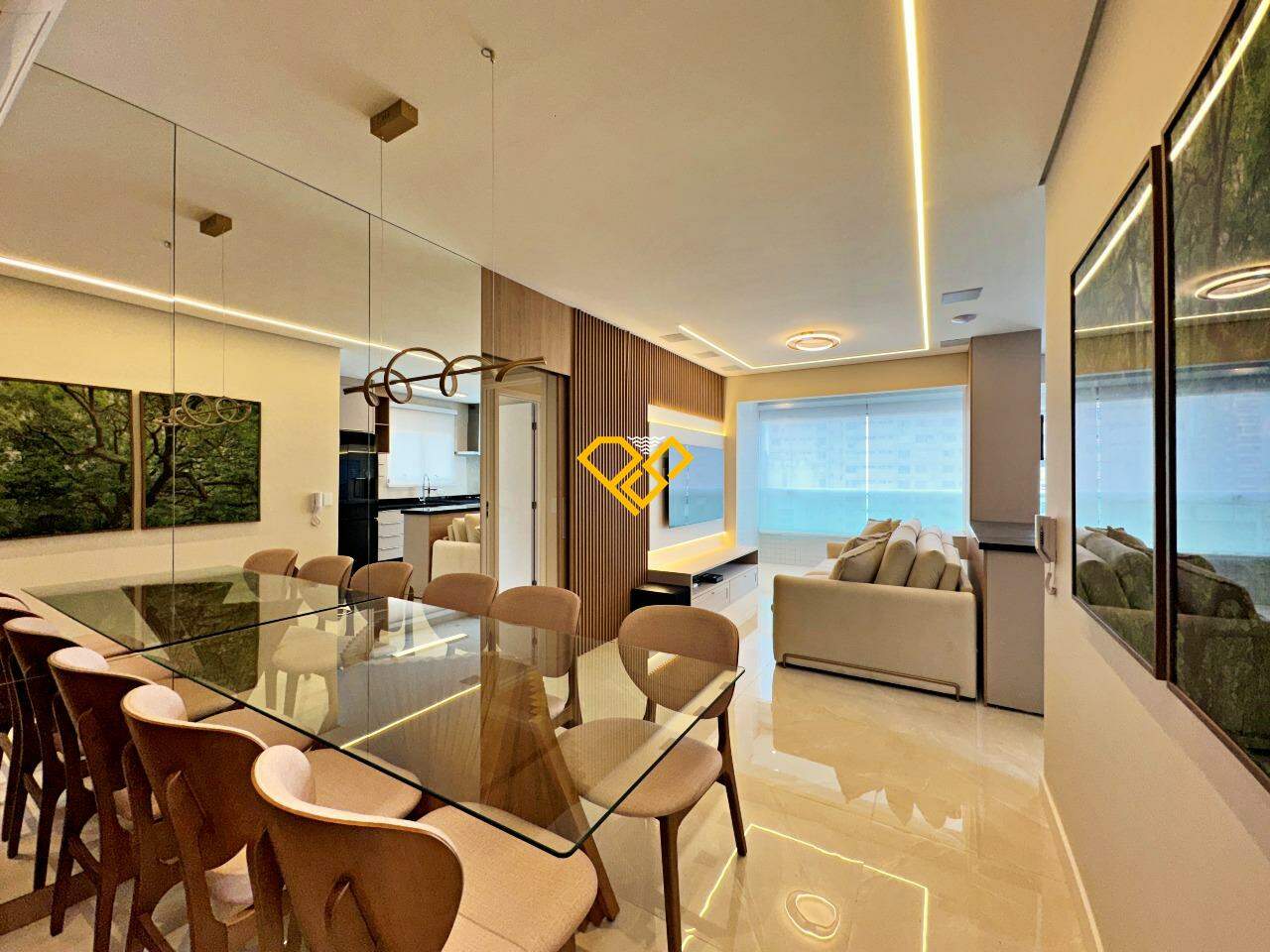 Cobertura à venda no Embaré: Sala - 1° piso