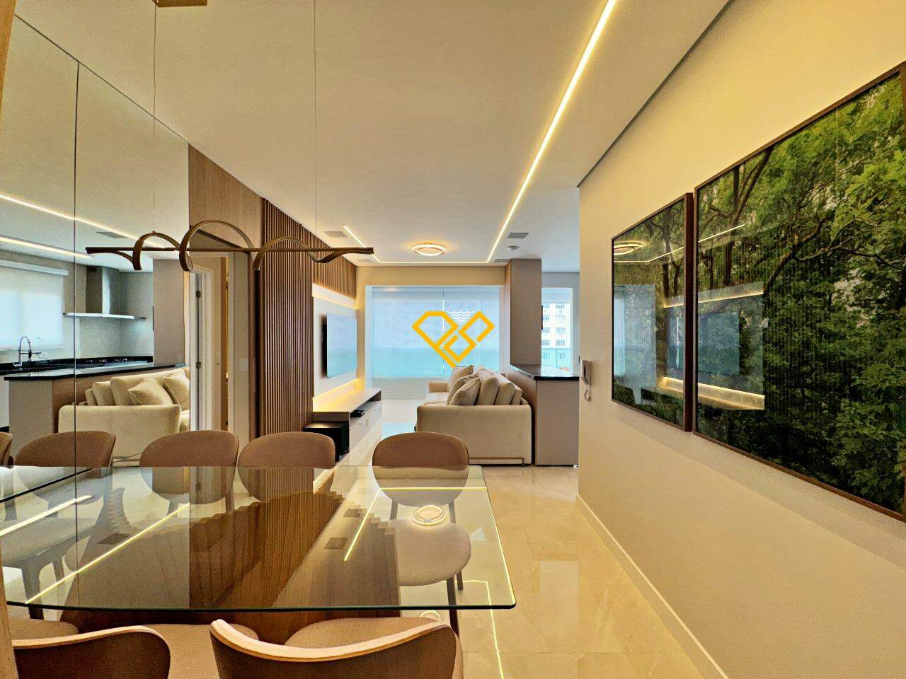 Cobertura à venda no Embaré: Sala - 1° piso