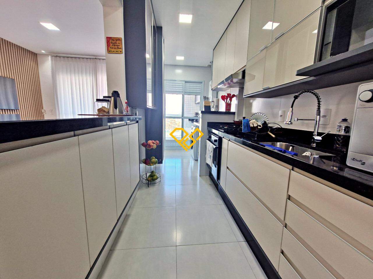 Apartamento à venda no Ponta da Praia: Cozinha