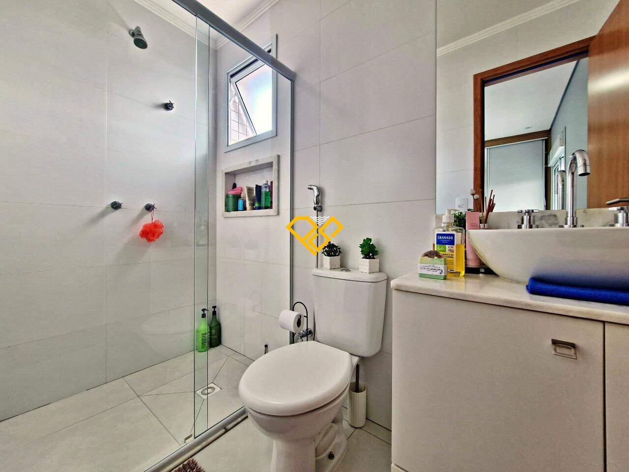 Apartamento à venda no Ponta da Praia: Wc social