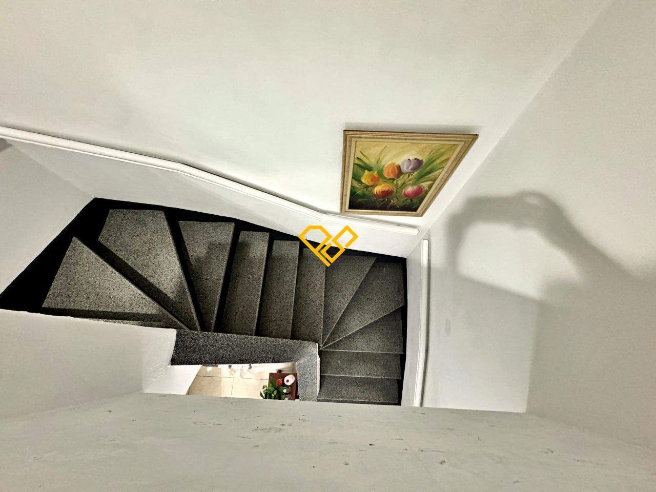 Sobrado à venda no Marapé: Acesso ao segundo andar