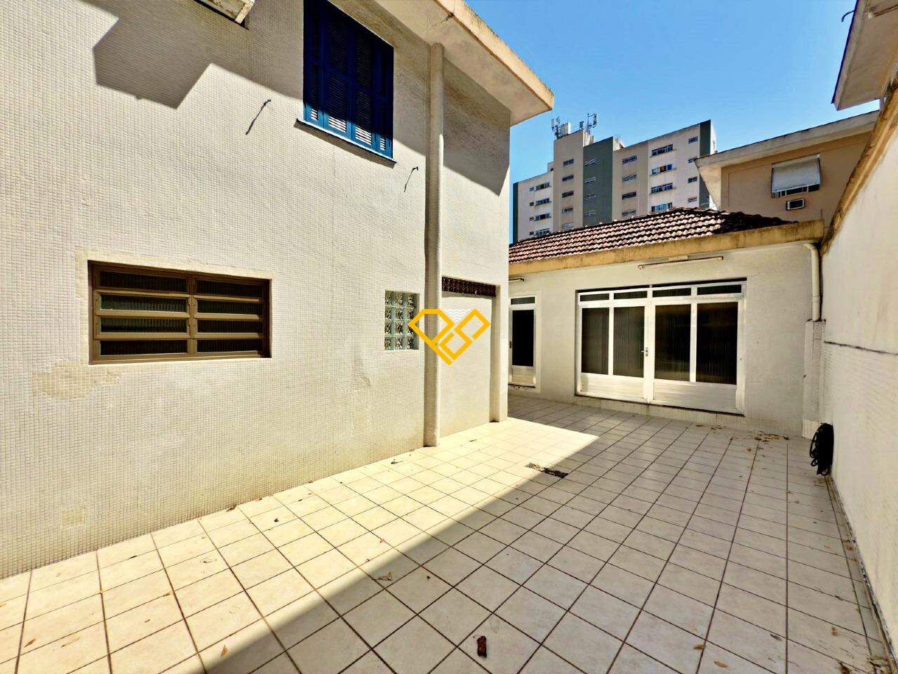 Casa à venda no Embaré: Quintal e edícula