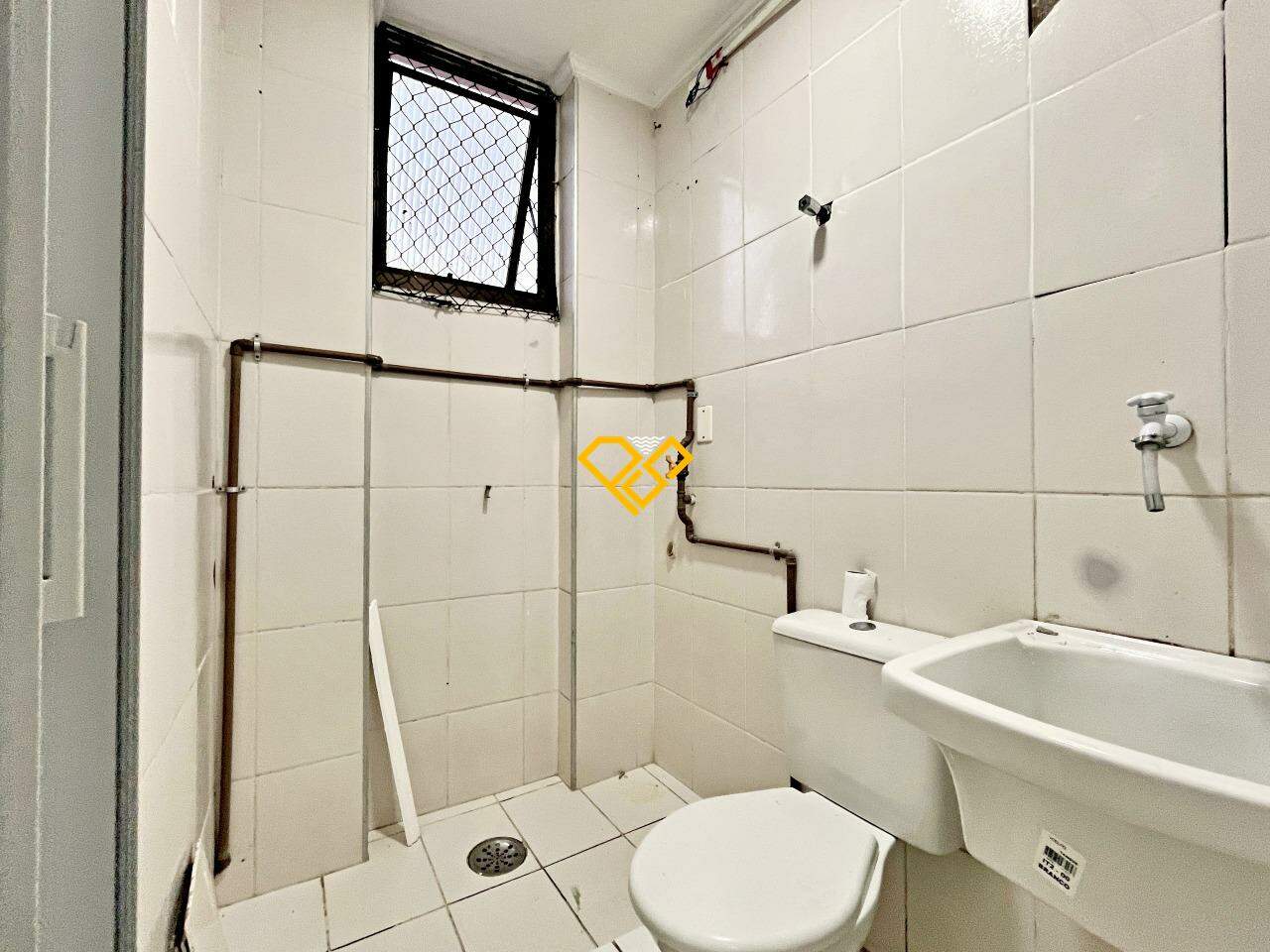 Apartamento Duplex para aluguel no Campo Grande: Wc de serviço