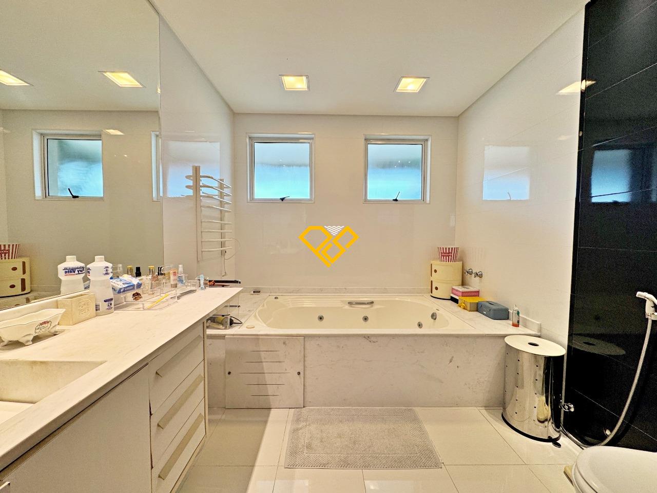 Cobertura à venda no Boqueirão: Wc suíte 1 - master