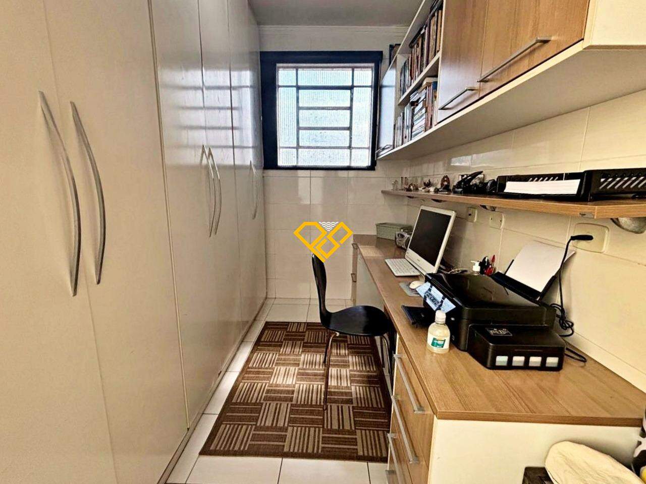Apartamento à venda no Campo Grande: Dependência - escritório