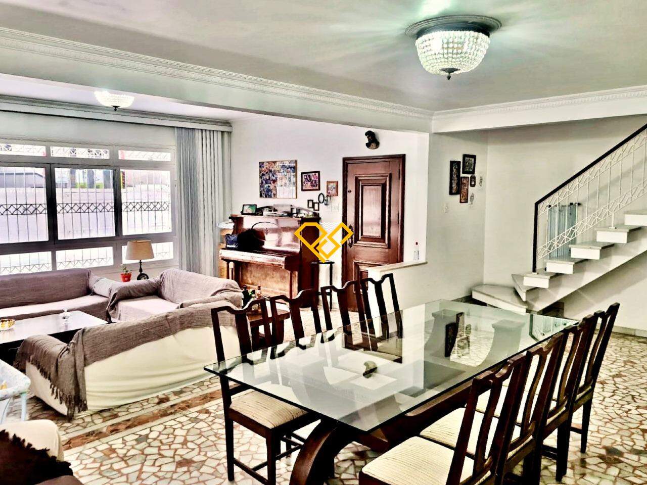 Sobrado à venda no Ponta da Praia: Sala