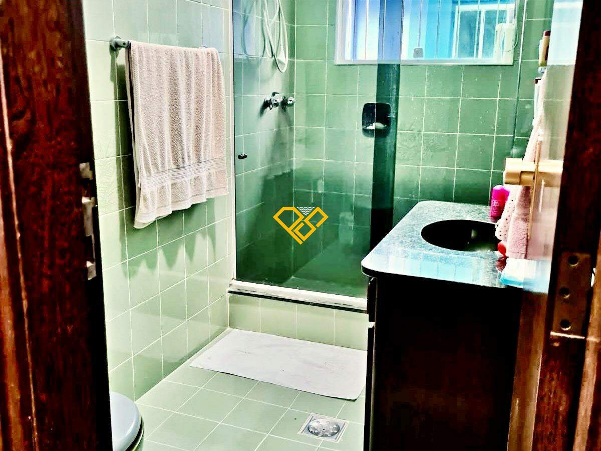 Sobrado à venda no Ponta da Praia: Wc social