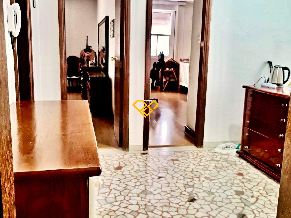 Sobrado à venda no Ponta da Praia: Hall da área íntima