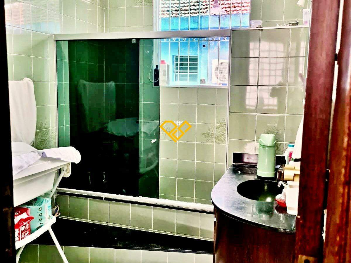 Sobrado à venda no Ponta da Praia: Wc suíte