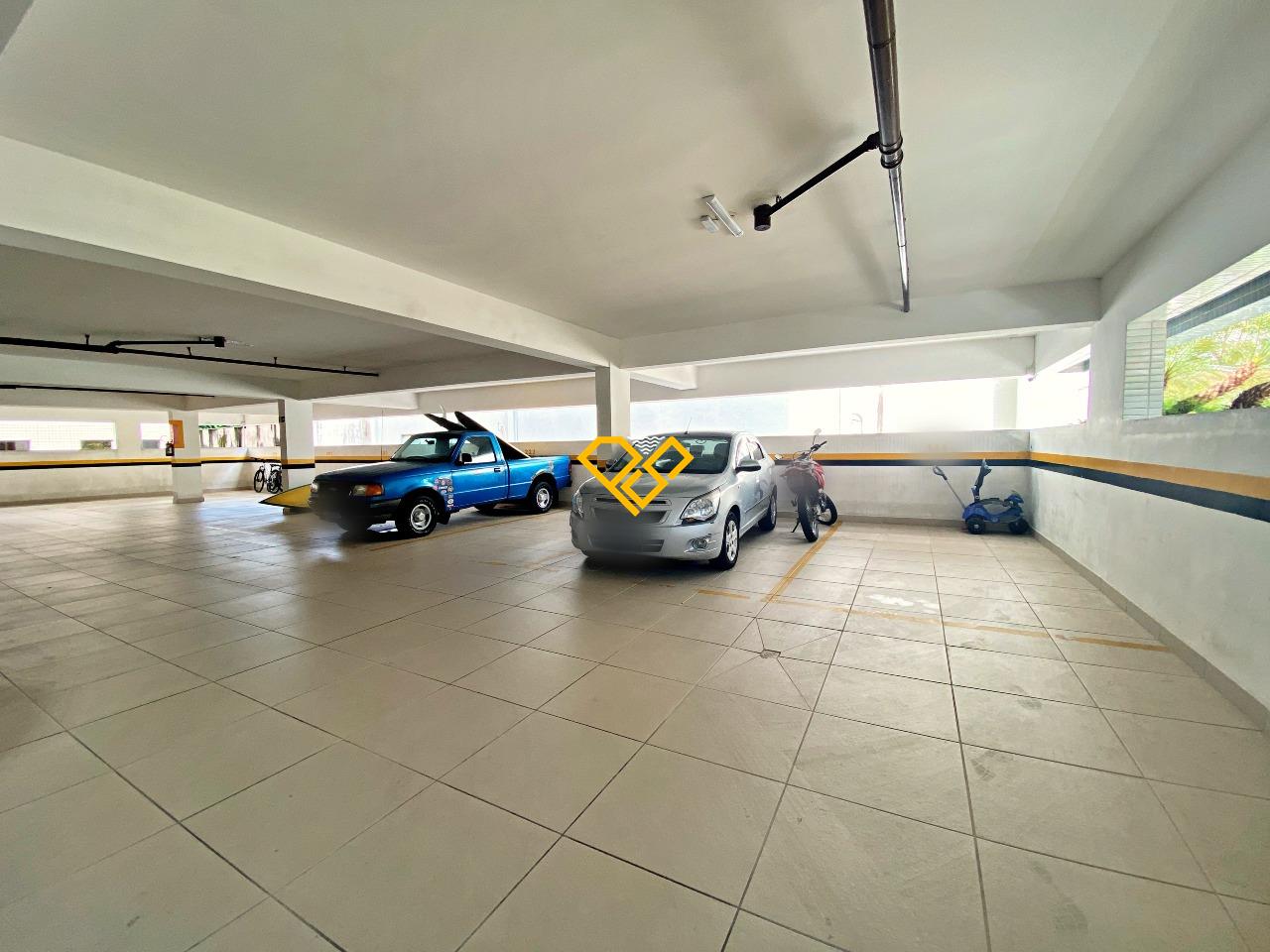 Apartamento à venda no Embaré: Garagem