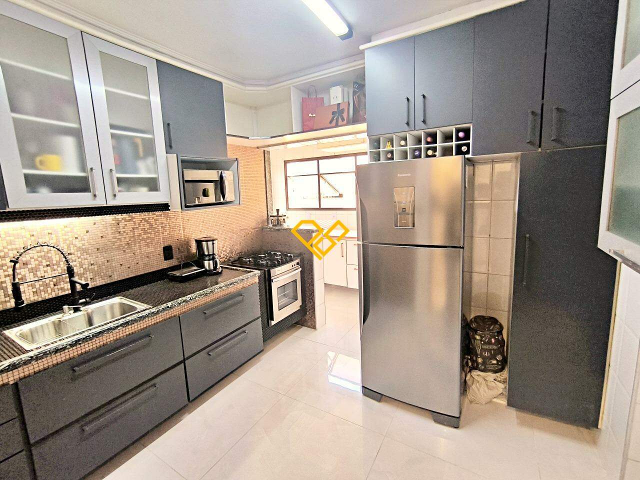 Cobertura à venda no Aparecida: Cozinha