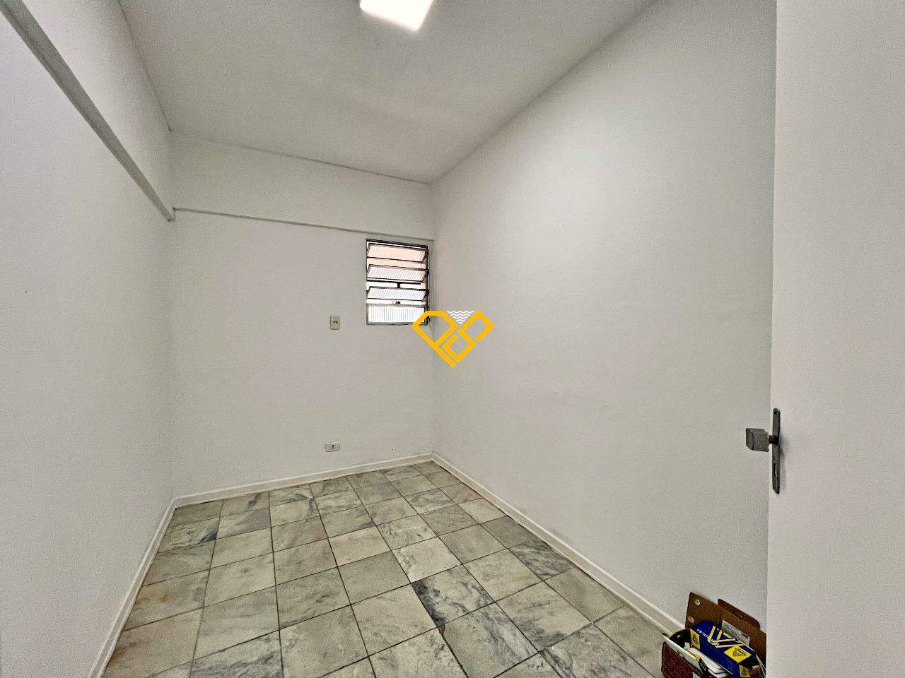Apartamento à venda no Ponta da Praia: Dependência