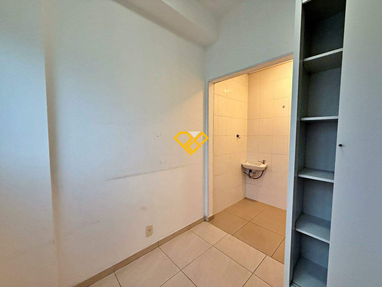 Apartamento à venda no Aparecida: Dependência