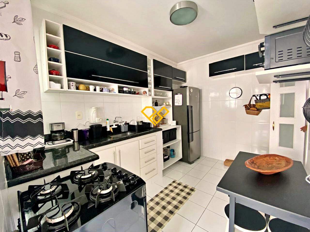 Apartamento à venda no Embaré: Cozinha