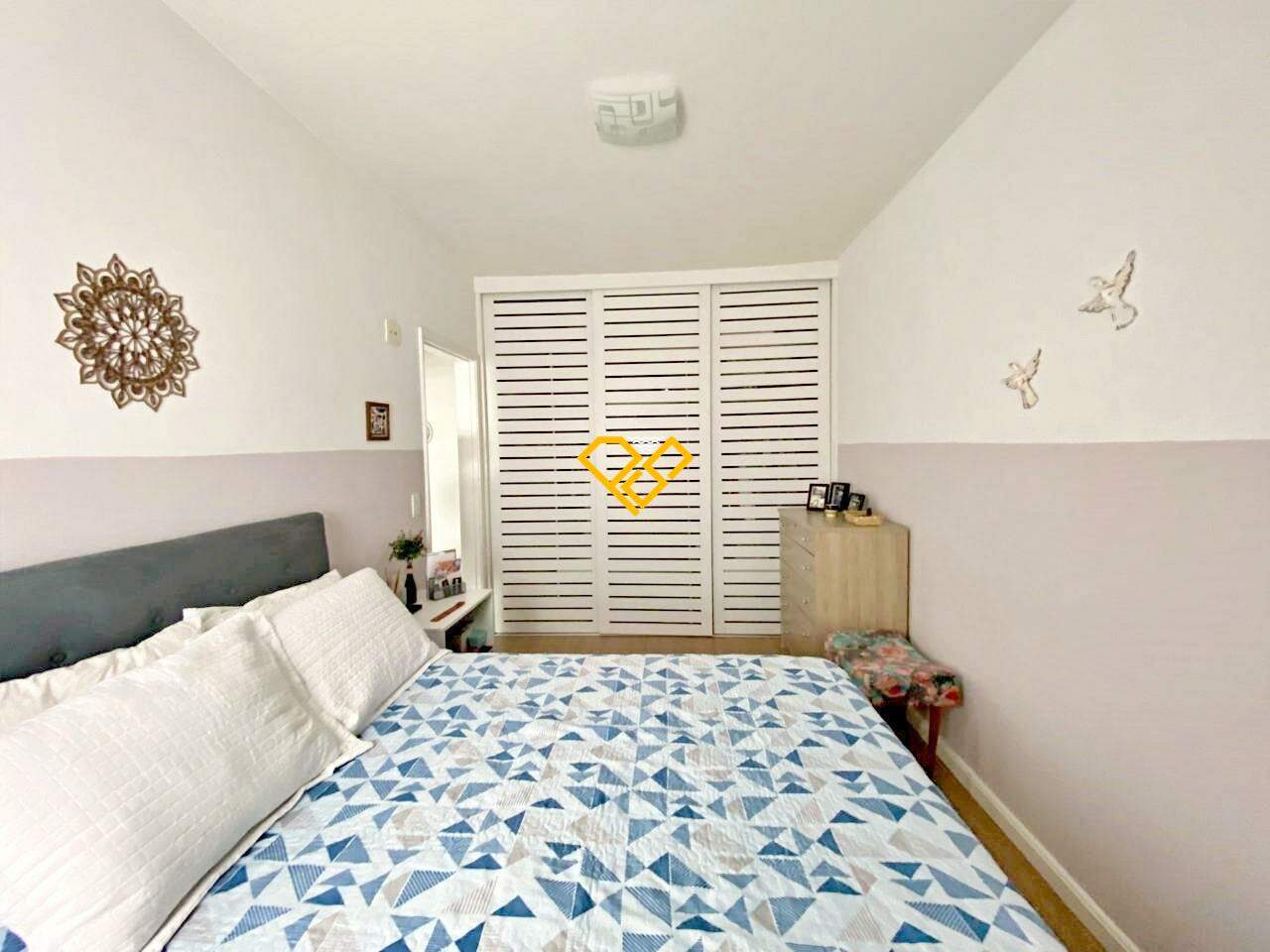Apartamento à venda no Embaré: Dormitório