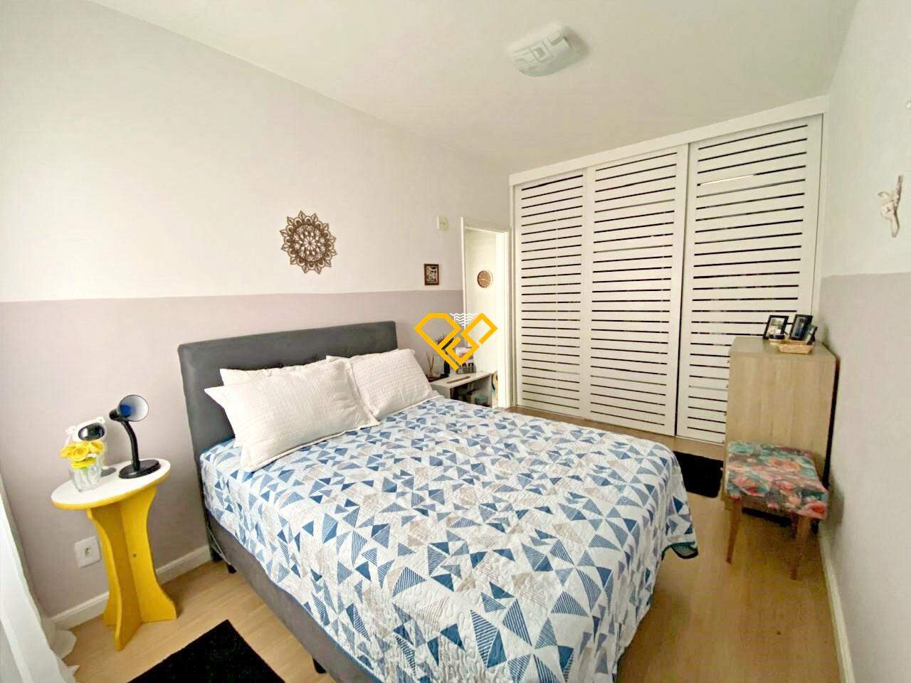 Apartamento à venda no Embaré: Dormitório