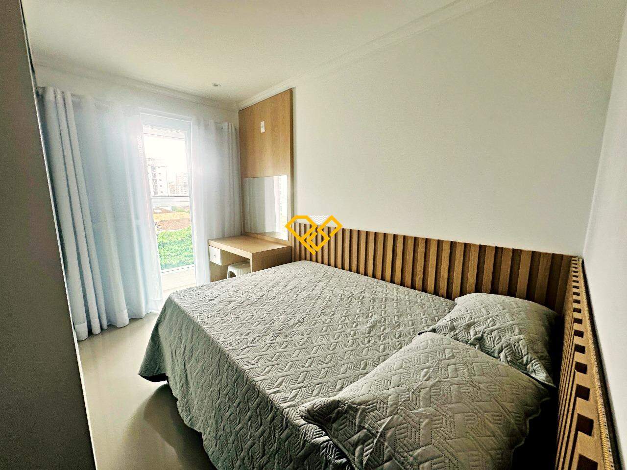 Apartamento para aluguel no Embaré: Dormitório 2