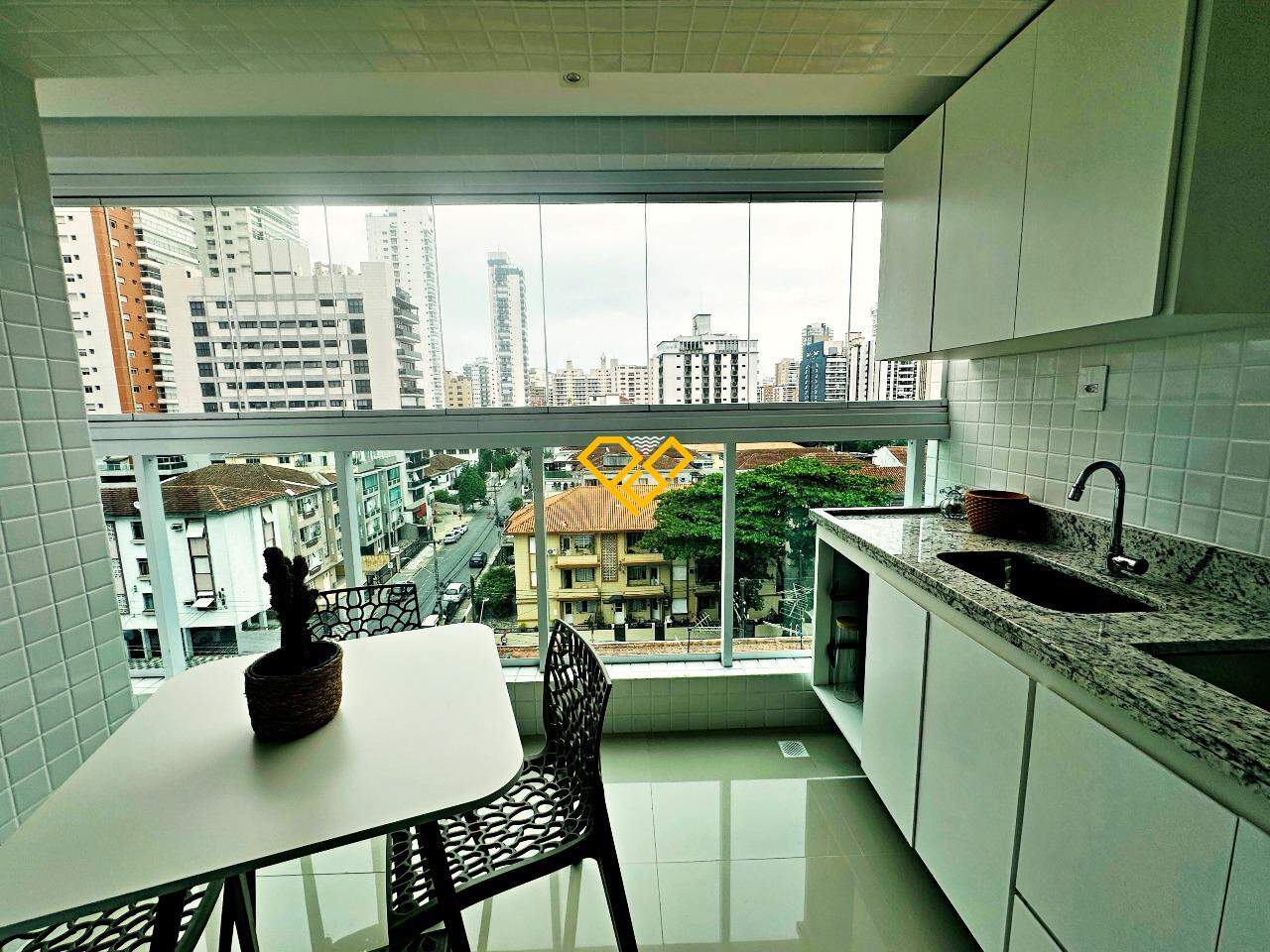 Apartamento para aluguel no Embaré: Varanda