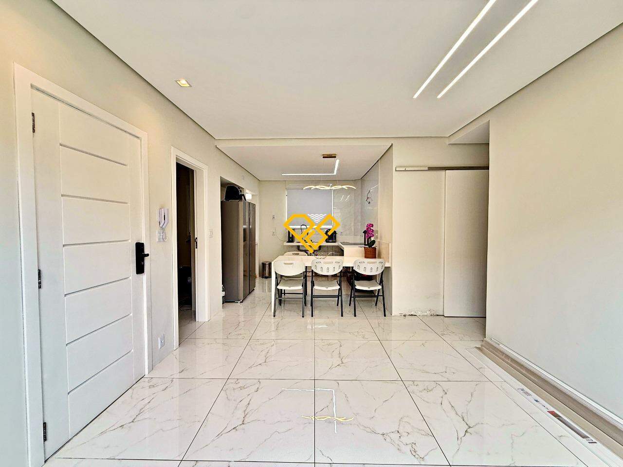 Apartamento à venda no Ponta da Praia: Sala