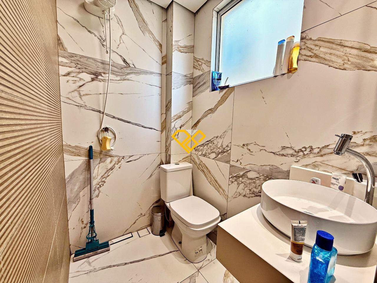 Apartamento à venda no Ponta da Praia: Wc suíte 1