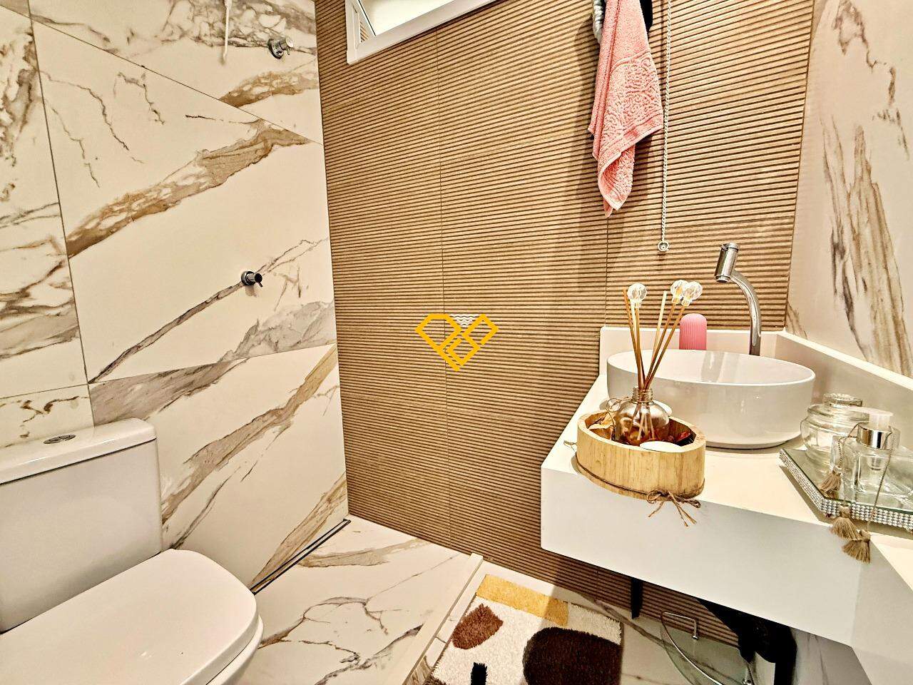 Apartamento à venda no Ponta da Praia: Wc social