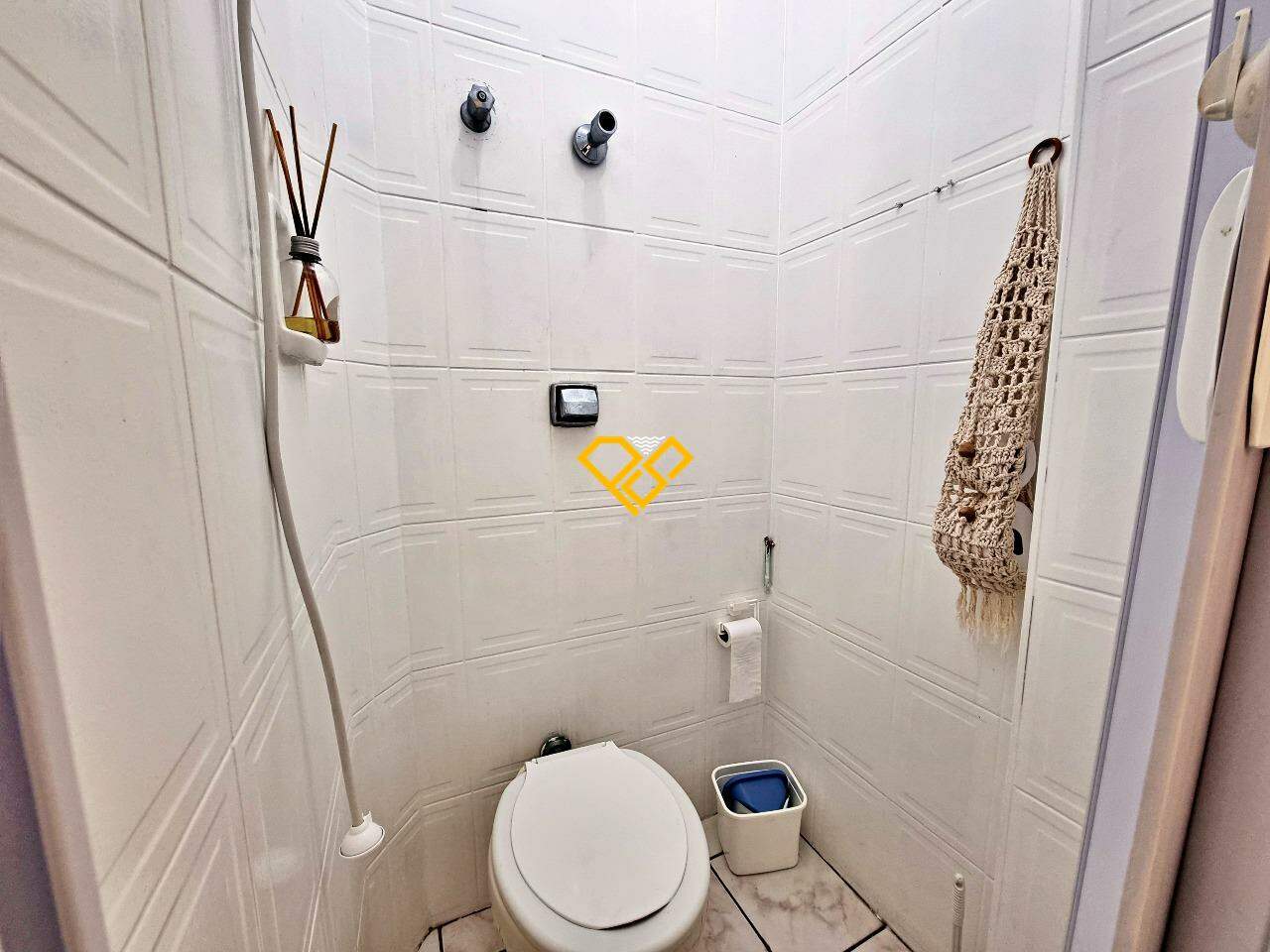 Apartamento à venda no Gonzaga: Wc de serviço