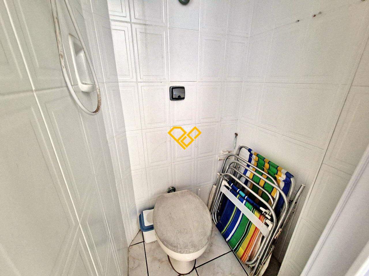 Apartamento à venda no Gonzaga: Wc de serviço