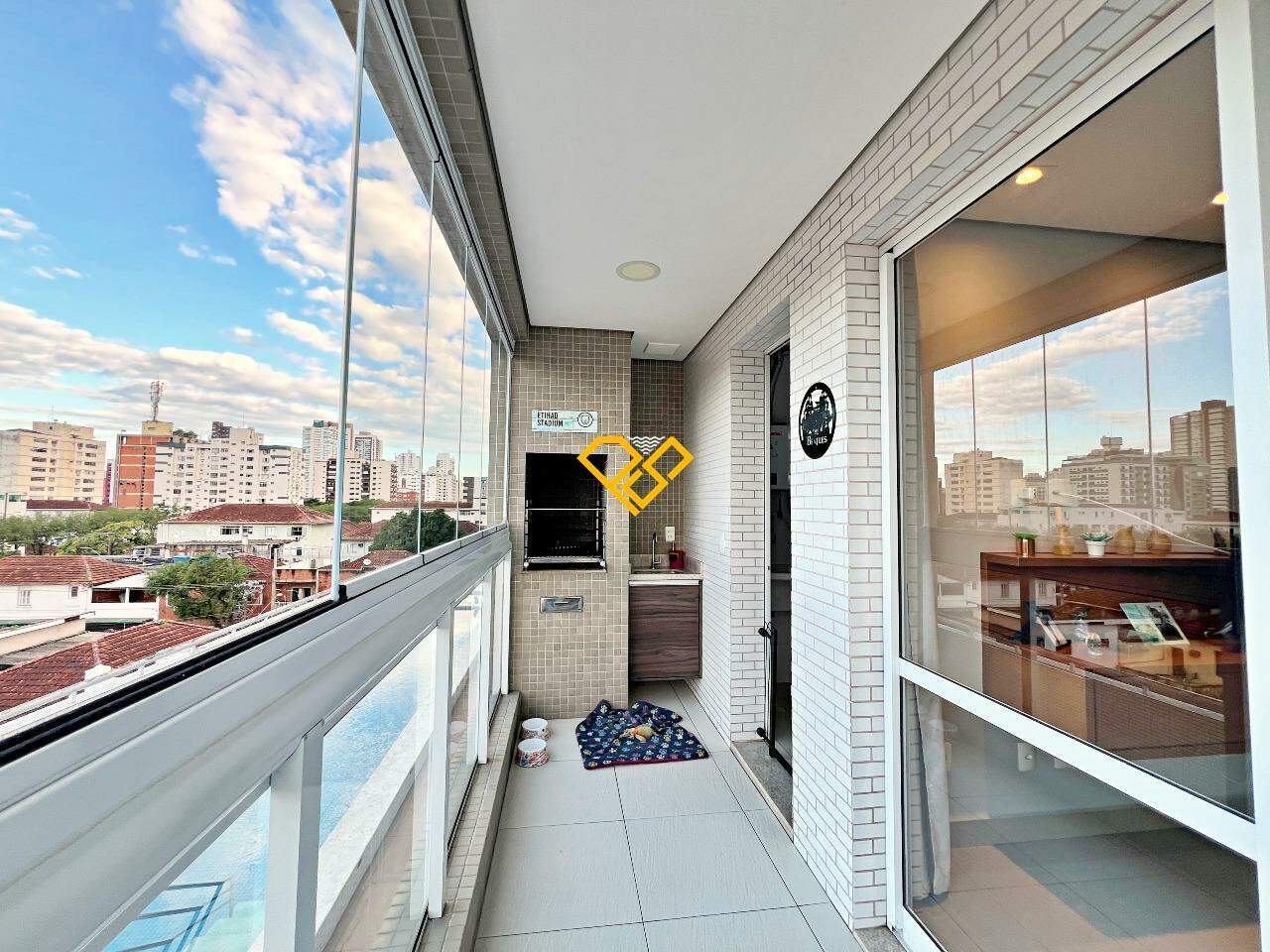 Apartamento à venda no Marapé: Varanda com churrasqueira