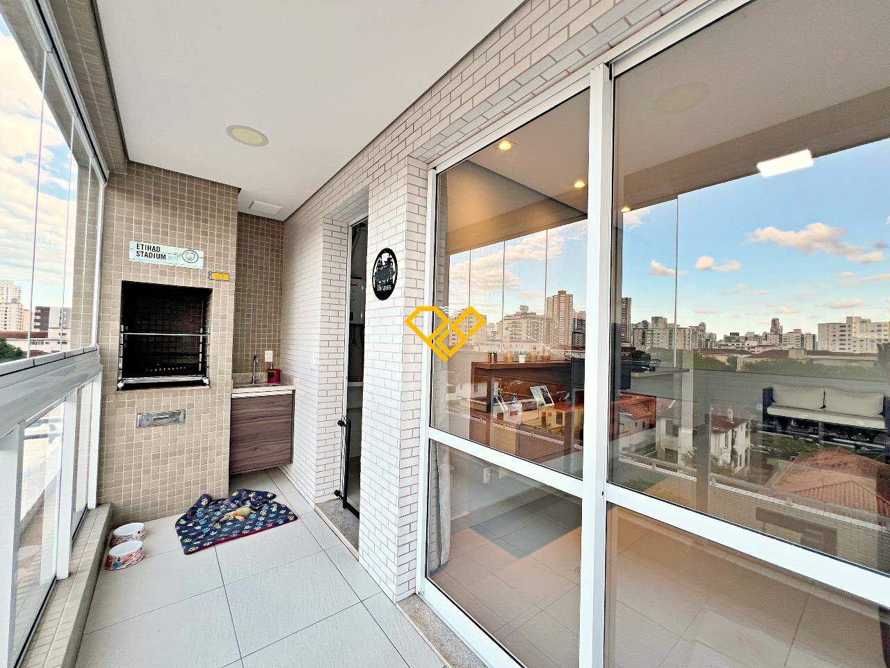 Apartamento à venda no Marapé: Varanda com churrasqueira