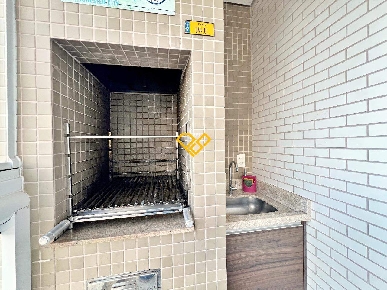 Apartamento à venda no Marapé: Varanda com churrasqueira