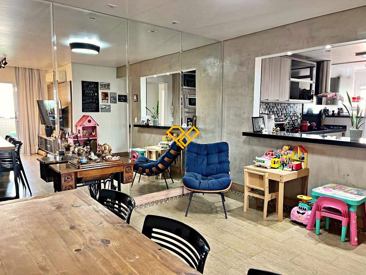 Apartamento à venda no Ponta da Praia: Sala