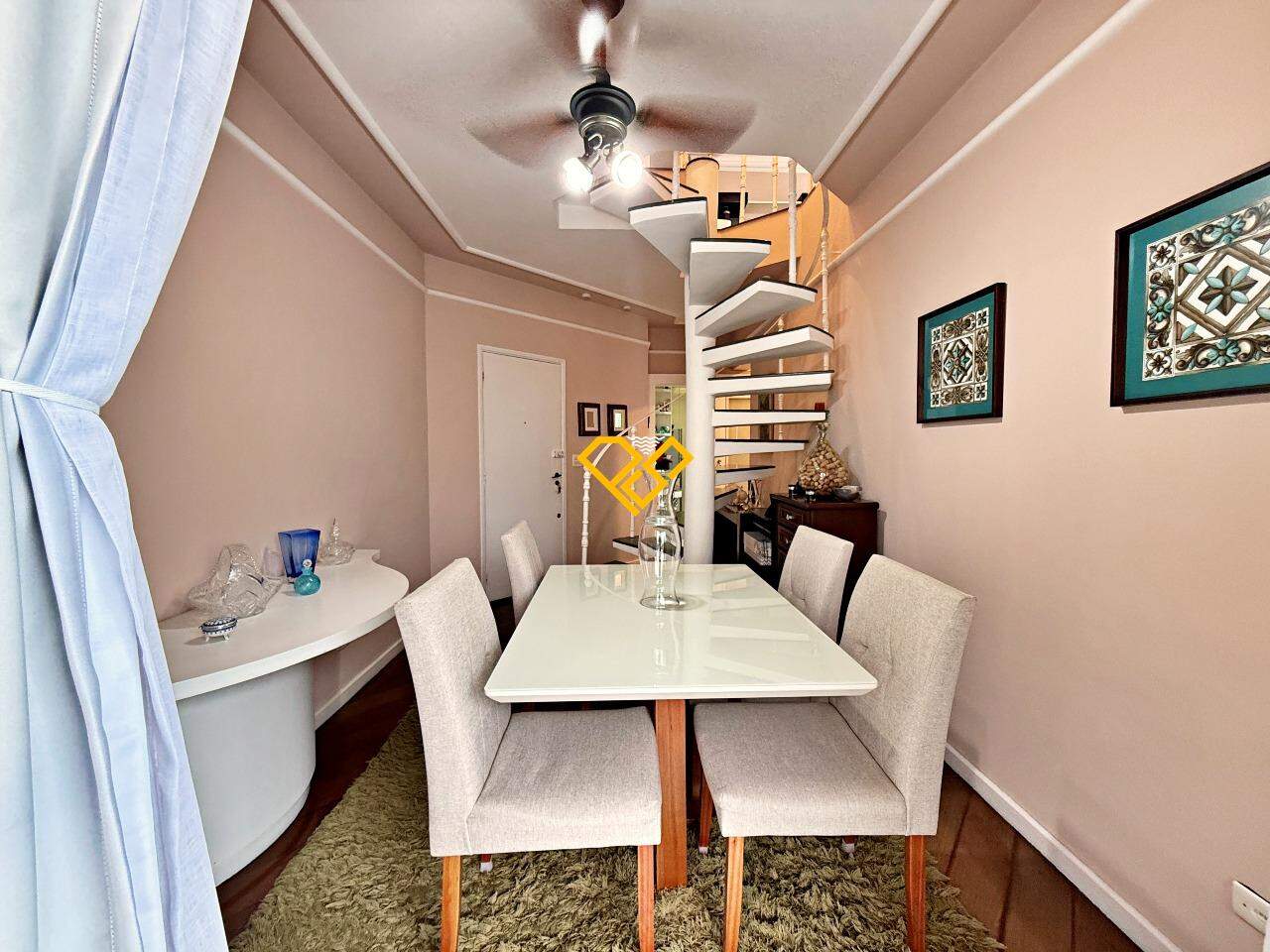 Cobertura à venda no Pompéia: Sala 1° piso