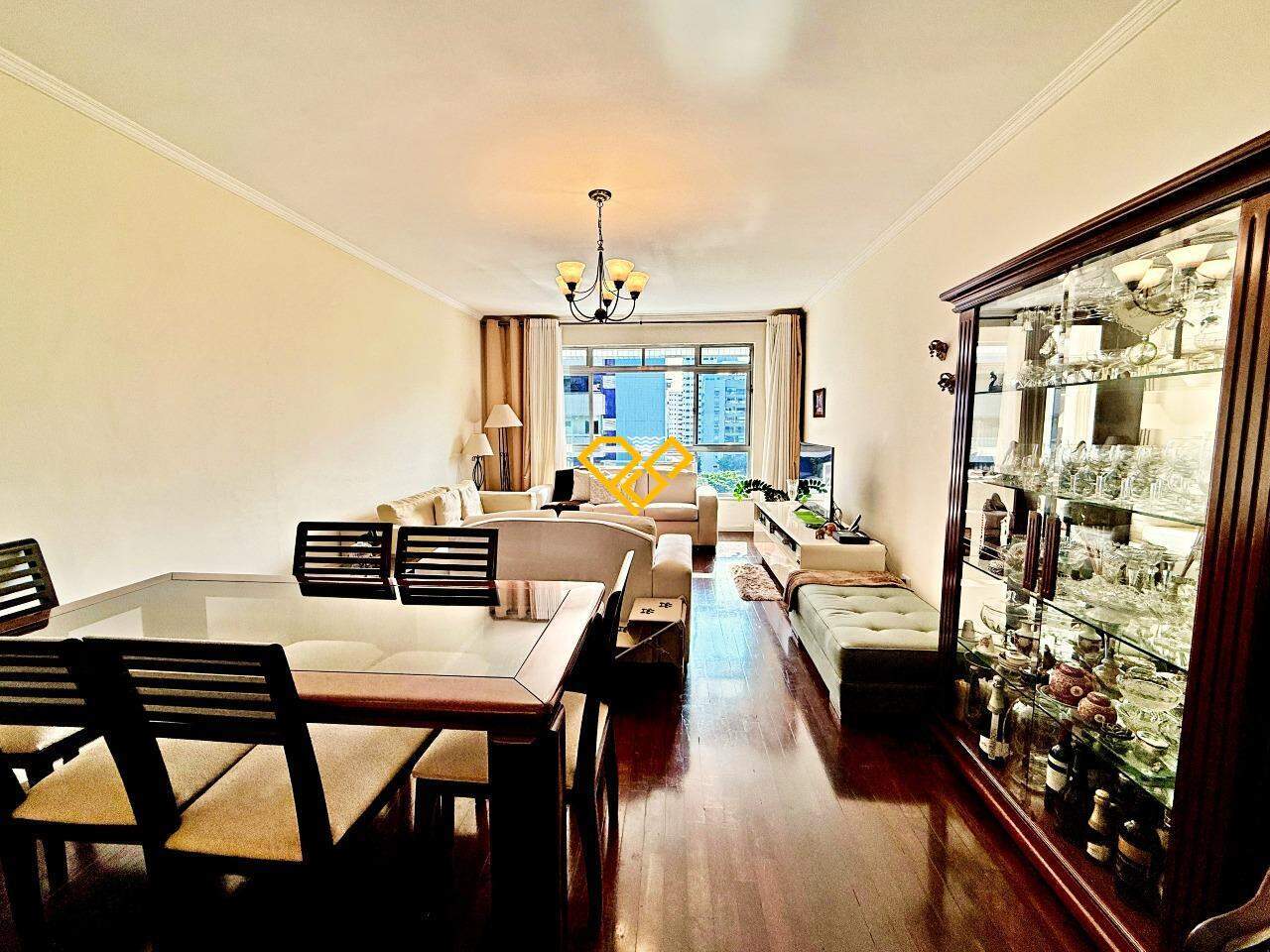 Apartamento à venda no Ponta da Praia: Sala