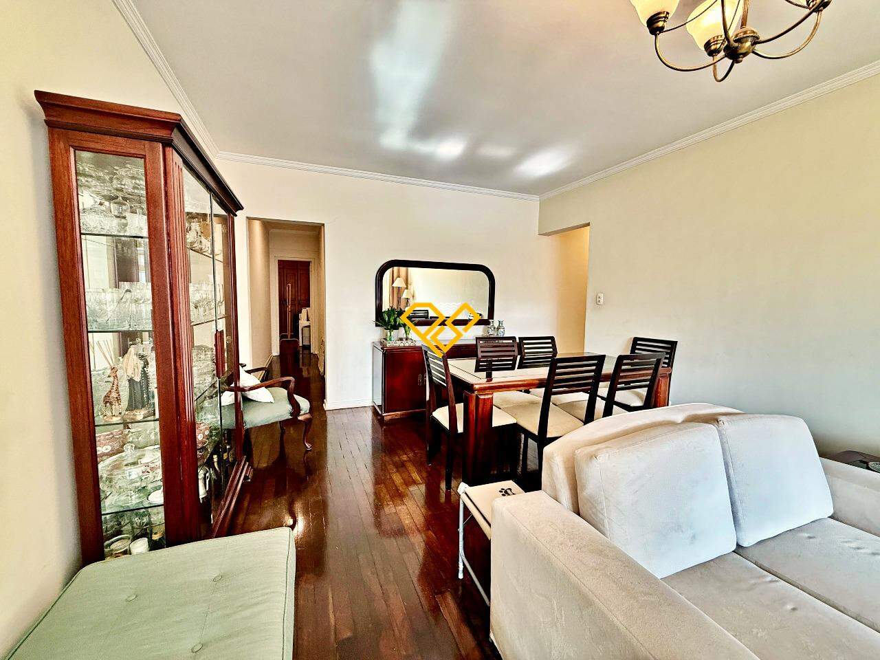 Apartamento à venda no Ponta da Praia: Sala