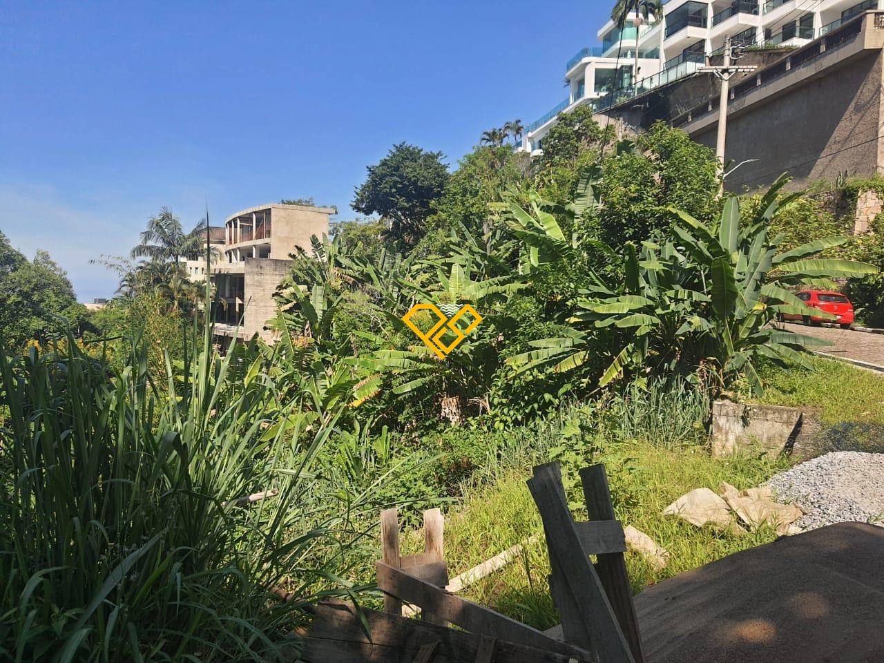 Terreno à venda no Santa Terezinha: 