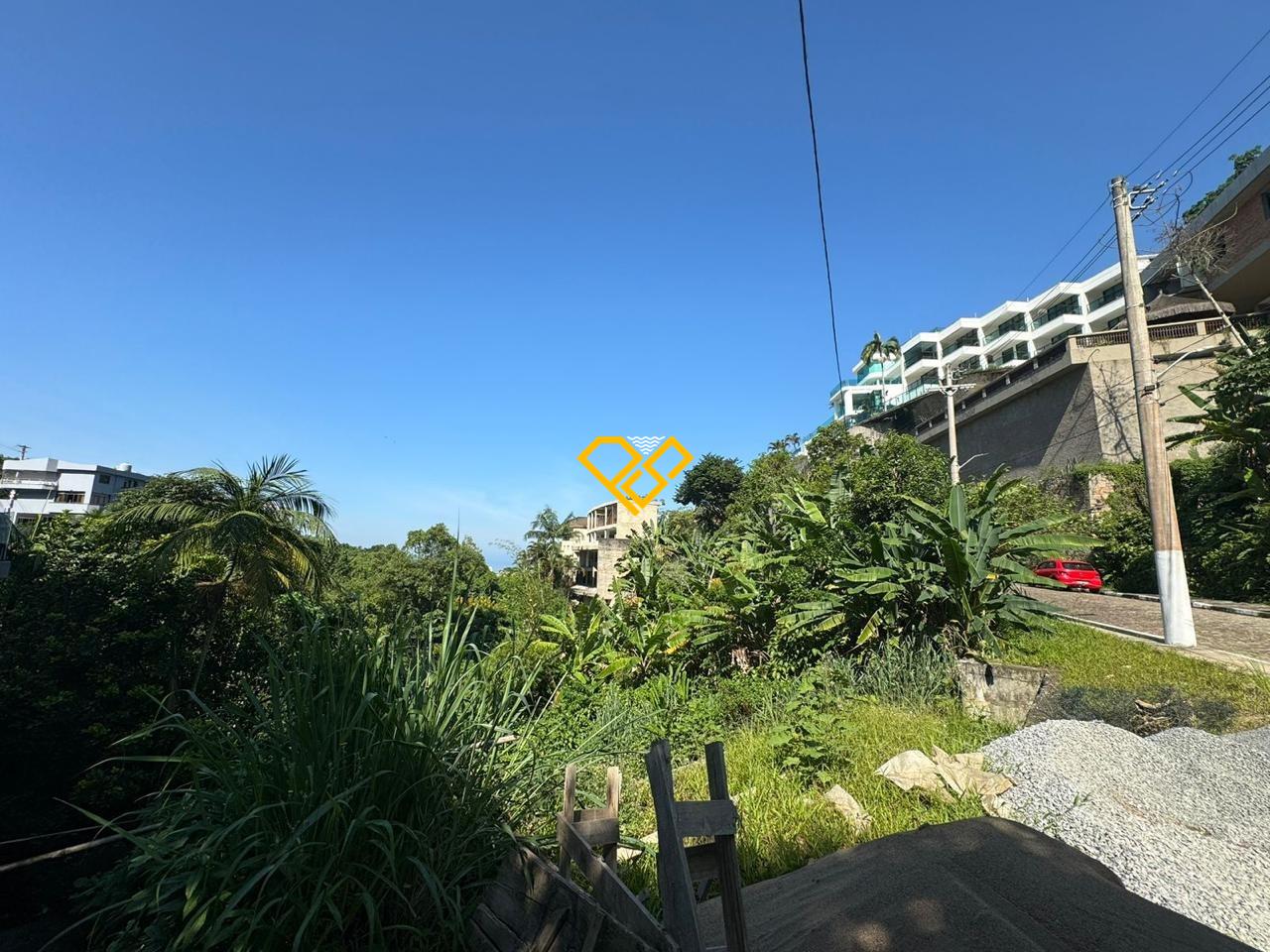 Terreno à venda no Santa Terezinha: 