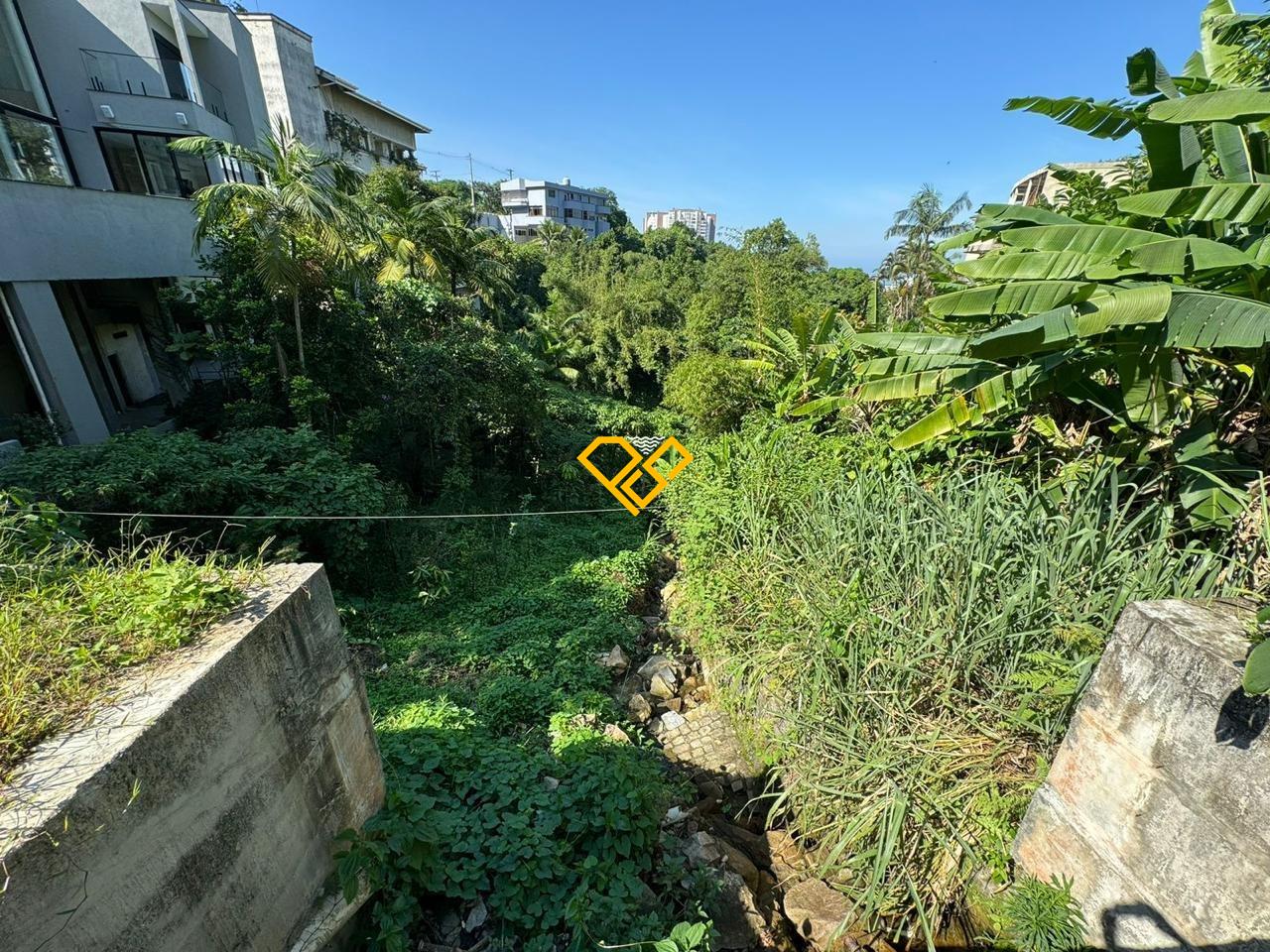 Terreno à venda no Santa Terezinha: 