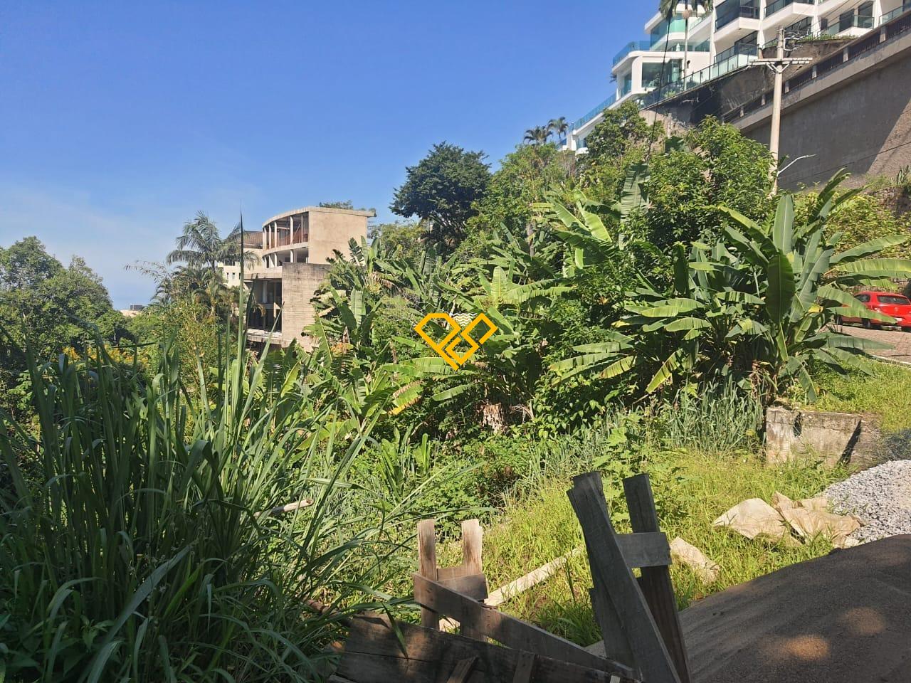 Terreno à venda no Santa Terezinha: 